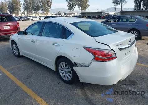 2015 Nissan Altima 2.5 S из США, поврежденный, VIN 1N4AL3AP4FC450515